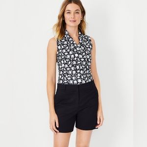 Ann Taylor The Metro Short. Size: 2 Color: Black